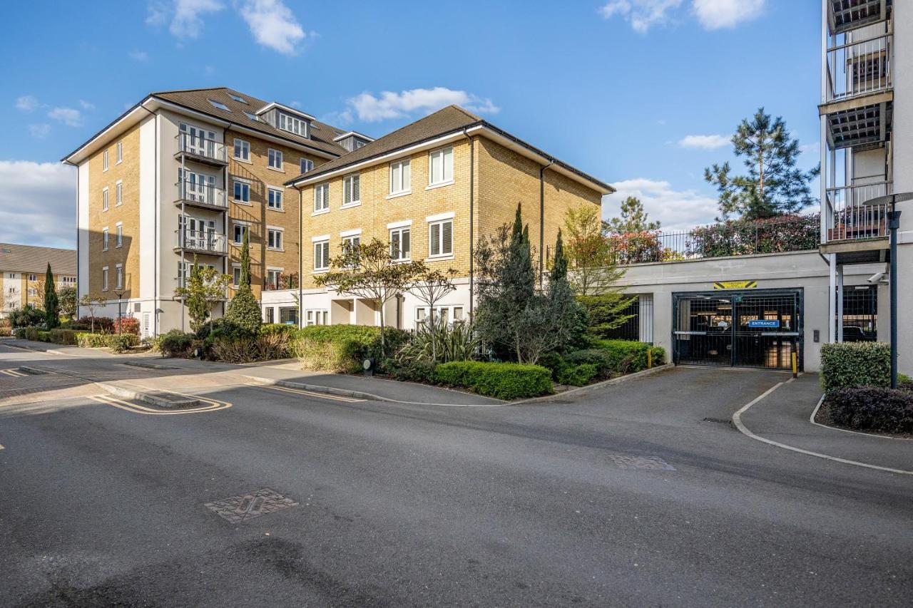 King Bed Manhattan Close To London Heathrow West Drayton  Exteriör bild
