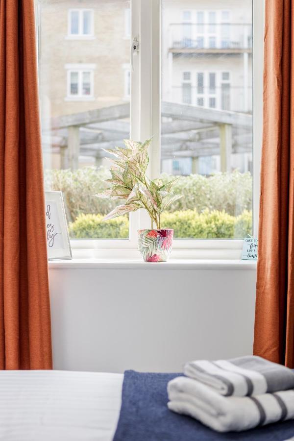 King Bed Manhattan Close To London Heathrow West Drayton  Exteriör bild